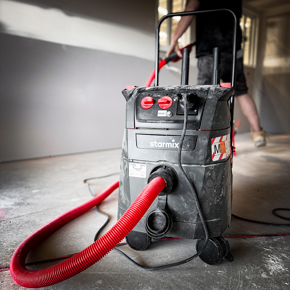 Buy Starmix® Dust Extractor ISP iPulse Series 35L 1600W - M